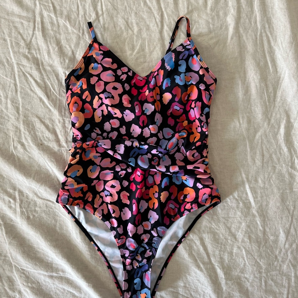 Cupshe Pink and Blue Leopard Pront One Piece Swimsuit